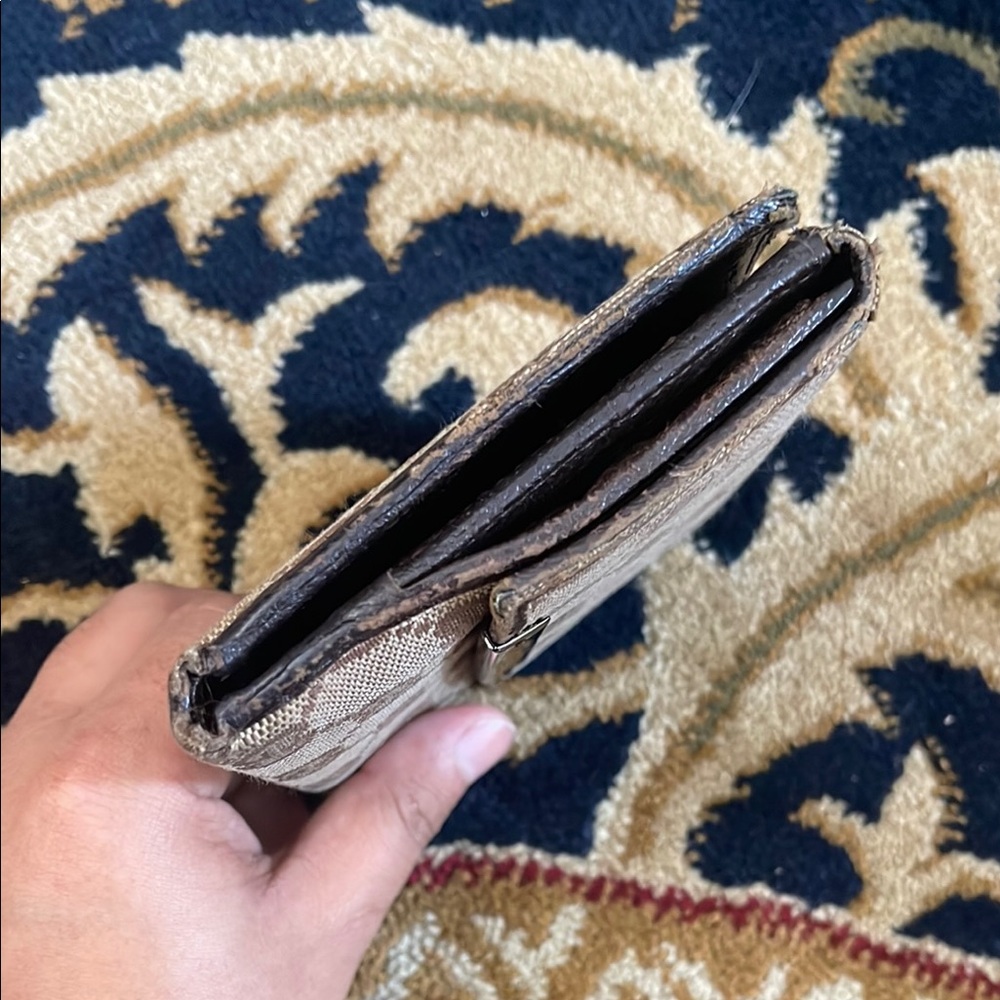 Gucci Brown Monogram GG Canvas Wallet - Picture 4 of 12